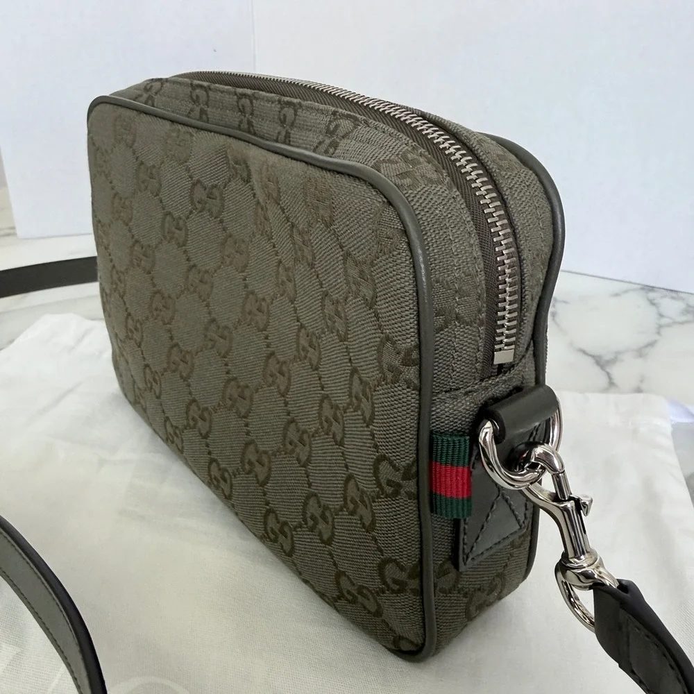 Gucci GG Supreme Canvas Crossbody Messenger Bag Olive Green 634802